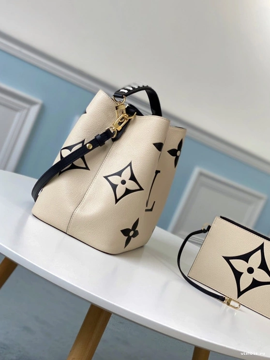 WIS VUITTON NÉONOÉ LOUIS 0217